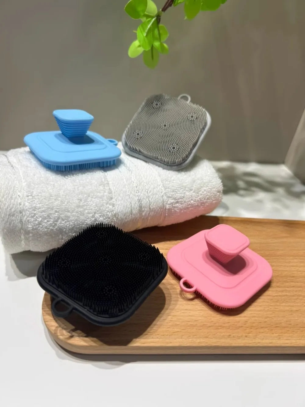 2-in-1 Silicone Brush Square Face  Beard Exfoliator for Men Travel-Friendly Deep Pore Cleanser for Grooming Kits